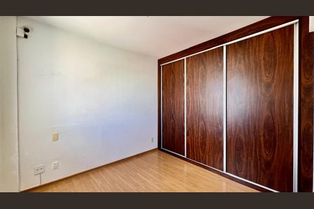 Apartamento à venda com 120m², 3 quartos e 2 vagasQuarto 2