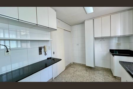 Apartamento à venda com 120m², 3 quartos e 2 vagasCozinha