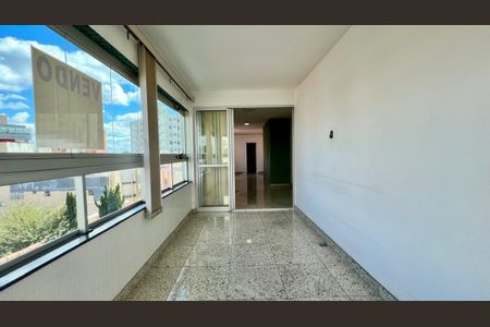 Apartamento à venda com 120m², 3 quartos e 2 vagasVaranda
