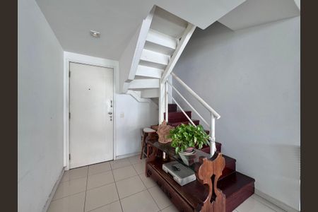 Apartamento à venda com 171m², 2 quartos e 2 vagasSala