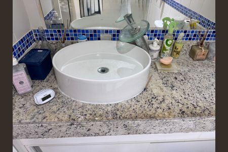 Apartamento à venda com 171m², 2 quartos e 2 vagasSuíte 1 - Banheiro