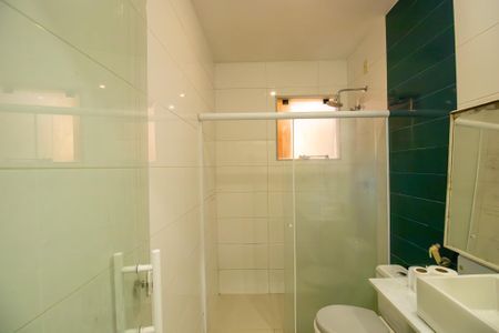 Casa de condomínio à venda com 320m², 5 quartos e 1 vaga Casa de condomínio à venda com 320m², 5 quartos e 1 vagaBanheiro da Suíte 5