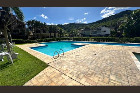 Casa de condomínio à venda com 320m², 5 quartos e 1 vaga Casa de condomínio à venda com 320m², 5 quartos e 1 vagaÁrea comum - Piscina