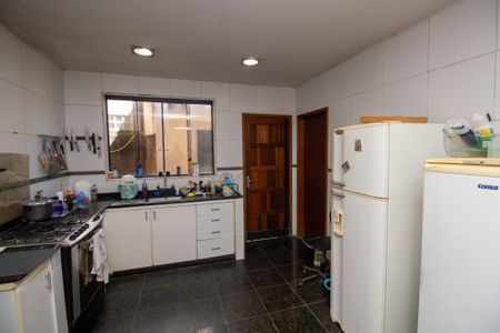 Casa de condomínio à venda com 320m², 5 quartos e 1 vaga Casa de condomínio à venda com 320m², 5 quartos e 1 vagaCozinha