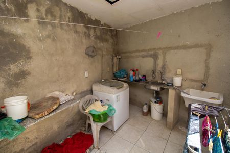 Casa de condomínio à venda com 320m², 5 quartos e 1 vaga Casa de condomínio à venda com 320m², 5 quartos e 1 vagaÁrea de Serviço