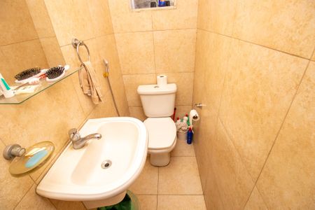 Casa de condomínio à venda com 320m², 5 quartos e 1 vaga Casa de condomínio à venda com 320m², 5 quartos e 1 vagaLavabo