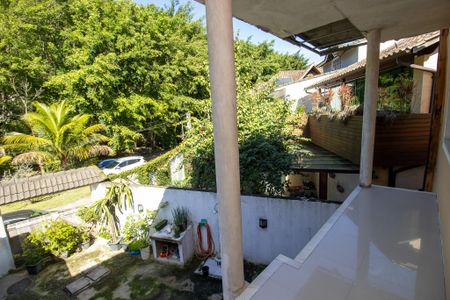 Casa de condomínio à venda com 320m², 5 quartos e 1 vaga Casa de condomínio à venda com 320m², 5 quartos e 1 vagaVaranda