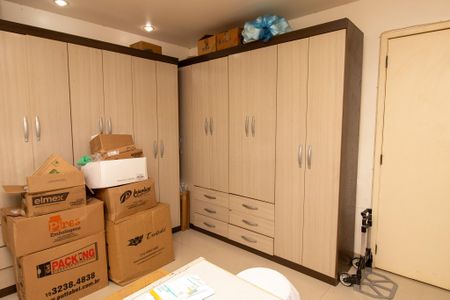 Casa de condomínio à venda com 320m², 5 quartos e 1 vaga Casa de condomínio à venda com 320m², 5 quartos e 1 vagaSuíte 1