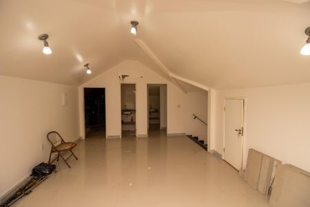 Casa de condomínio à venda com 320m², 5 quartos e 1 vaga Casa de condomínio à venda com 320m², 5 quartos e 1 vagaSala intima