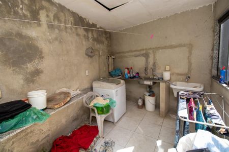 Casa de condomínio à venda com 320m², 5 quartos e 1 vaga Casa de condomínio à venda com 320m², 5 quartos e 1 vagaÁrea de Serviço