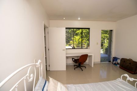 Casa de condomínio à venda com 320m², 5 quartos e 1 vaga Casa de condomínio à venda com 320m², 5 quartos e 1 vagaSuíte 5