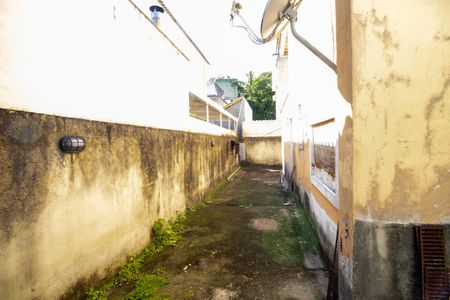 Casa de condomínio à venda com 320m², 5 quartos e 1 vaga Casa de condomínio à venda com 320m², 5 quartos e 1 vagaQuintal