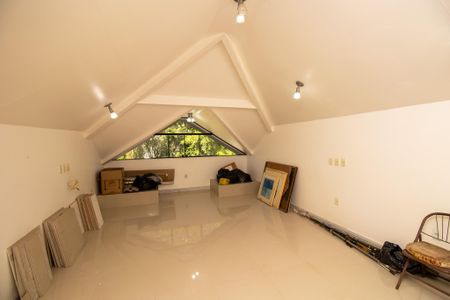 Casa de condomínio à venda com 320m², 5 quartos e 1 vaga Casa de condomínio à venda com 320m², 5 quartos e 1 vagaSala intima