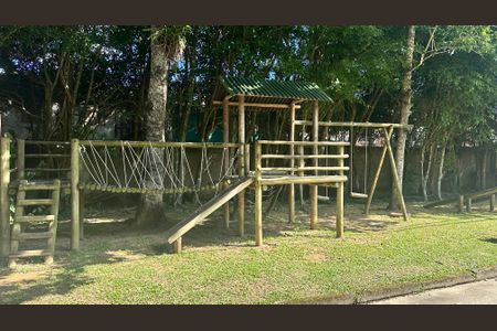 Casa de condomínio à venda com 320m², 5 quartos e 1 vaga Casa de condomínio à venda com 320m², 5 quartos e 1 vagaÁrea comum - Playground