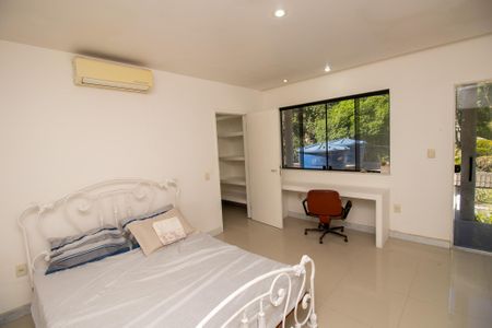 Casa de condomínio à venda com 320m², 5 quartos e 1 vaga Casa de condomínio à venda com 320m², 5 quartos e 1 vagaSuíte 5