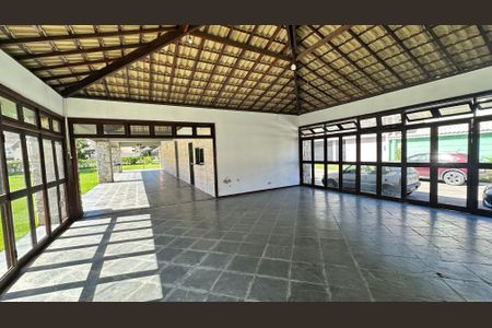 Casa de condomínio à venda com 320m², 5 quartos e 1 vaga Casa de condomínio à venda com 320m², 5 quartos e 1 vagaÁrea comum - Salão de festas