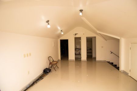 Casa de condomínio à venda com 320m², 5 quartos e 1 vaga Casa de condomínio à venda com 320m², 5 quartos e 1 vagaSala intima