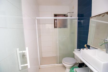 Casa de condomínio à venda com 320m², 5 quartos e 1 vaga Casa de condomínio à venda com 320m², 5 quartos e 1 vagaBanheiro da Suíte 5