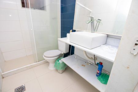 Casa de condomínio à venda com 320m², 5 quartos e 1 vaga Casa de condomínio à venda com 320m², 5 quartos e 1 vagaBanheiro da Suíte 5