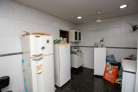 Casa de condomínio à venda com 320m², 5 quartos e 1 vaga Casa de condomínio à venda com 320m², 5 quartos e 1 vagaCozinha