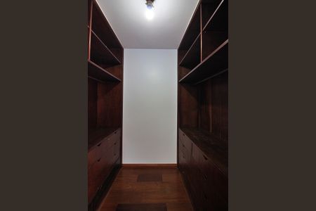 Casa para alugar com 308m², 3 quartos e 5 vagasSuíte