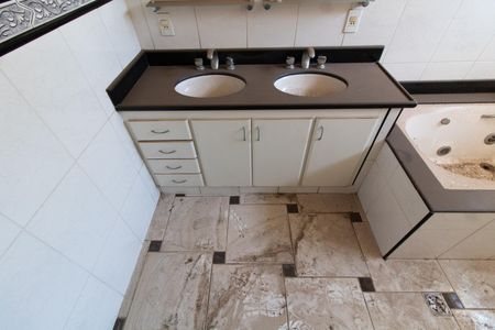 Apartamento à venda com 501m², 4 quartos e 2 vagas Banheiro da Suíte