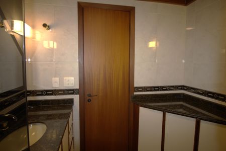 Apartamento para alugar com 120m², 3 quartos e 2 vagasBanheiro