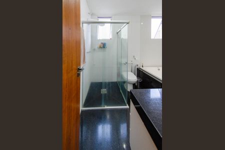 Apartamento à venda com 240m², 4 quartos e 4 vagas Apartamento à venda com 240m², 4 quartos e 4 vagasBanheiro Suíte 1