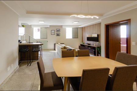 Apartamento à venda com 240m², 4 quartos e 4 vagas Apartamento à venda com 240m², 4 quartos e 4 vagasSala