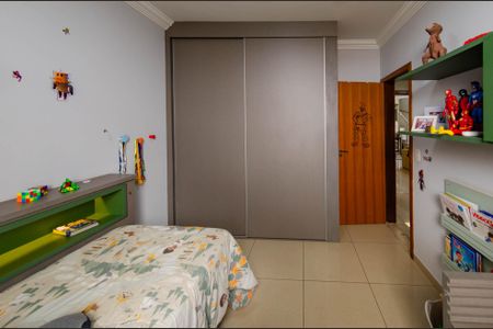 Apartamento à venda com 240m², 4 quartos e 4 vagas Apartamento à venda com 240m², 4 quartos e 4 vagasQuarto 2