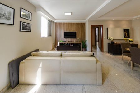 Apartamento à venda com 240m², 4 quartos e 4 vagas Apartamento à venda com 240m², 4 quartos e 4 vagasSala