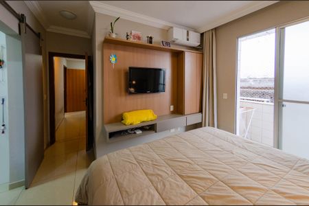 Apartamento à venda com 240m², 4 quartos e 4 vagas Apartamento à venda com 240m², 4 quartos e 4 vagasSuíte 1