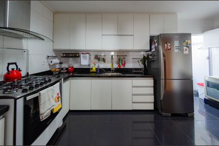 Apartamento à venda com 240m², 4 quartos e 4 vagas Apartamento à venda com 240m², 4 quartos e 4 vagasCozinha