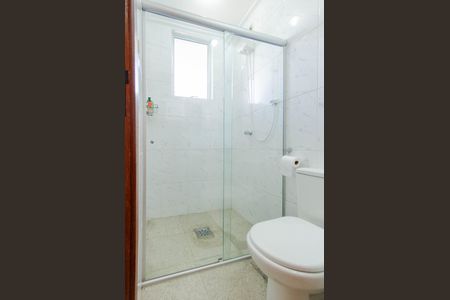 Apartamento à venda com 240m², 4 quartos e 4 vagas Apartamento à venda com 240m², 4 quartos e 4 vagasBanheiro Suíte 2