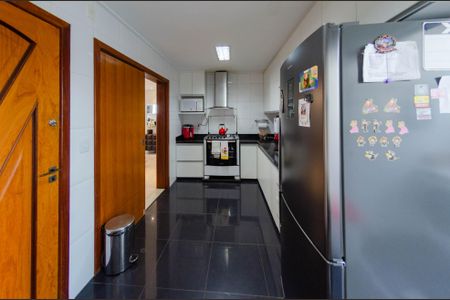 Apartamento à venda com 240m², 4 quartos e 4 vagas Apartamento à venda com 240m², 4 quartos e 4 vagasCozinha