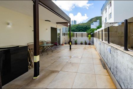 Apartamento à venda com 240m², 4 quartos e 4 vagas Apartamento à venda com 240m², 4 quartos e 4 vagasCobertura