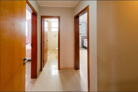 Apartamento à venda com 240m², 4 quartos e 4 vagas Apartamento à venda com 240m², 4 quartos e 4 vagasCorredor