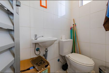 Apartamento à venda com 240m², 4 quartos e 4 vagas Apartamento à venda com 240m², 4 quartos e 4 vagasBanheiro de Serviço