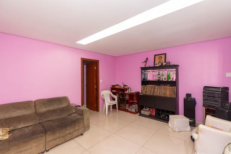 Casa à venda com 145m², 2 quartos e 3 vagasSala