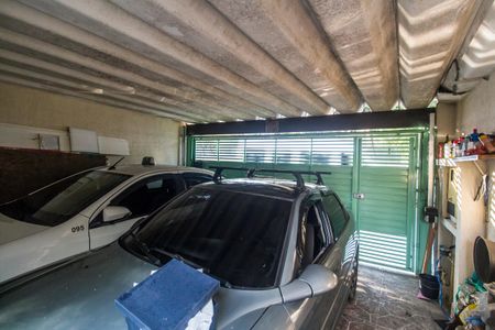 Casa à venda com 310m², 6 quartos e 4 vagas Casa à venda com 310m², 6 quartos e 4 vagasGaragem