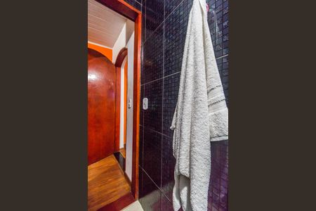 Casa à venda com 310m², 6 quartos e 4 vagas Casa à venda com 310m², 6 quartos e 4 vagasBanheiro da Suíte 1