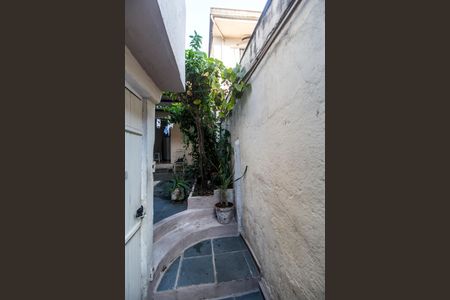 Casa à venda com 310m², 6 quartos e 4 vagas Casa à venda com 310m², 6 quartos e 4 vagasCorredor