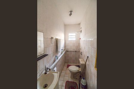 Casa à venda com 310m², 6 quartos e 4 vagas Casa à venda com 310m², 6 quartos e 4 vagasBanheiro