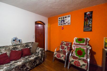 Casa à venda com 310m², 6 quartos e 4 vagas Casa à venda com 310m², 6 quartos e 4 vagasSala