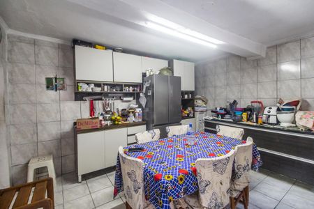 Casa à venda com 310m², 6 quartos e 4 vagas Casa à venda com 310m², 6 quartos e 4 vagasCozinha