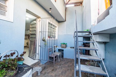 Casa à venda com 310m², 6 quartos e 4 vagas Casa à venda com 310m², 6 quartos e 4 vagasÁrea Externa
