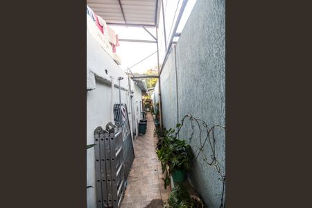 Casa à venda com 310m², 6 quartos e 4 vagas Casa à venda com 310m², 6 quartos e 4 vagasCorredor Externo