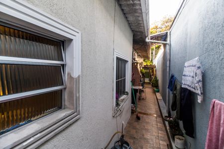 Casa à venda com 310m², 6 quartos e 4 vagas Casa à venda com 310m², 6 quartos e 4 vagasCorredor