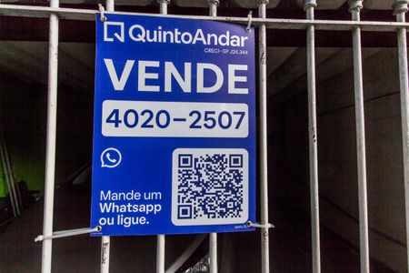 Casa à venda com 310m², 6 quartos e 4 vagas Casa à venda com 310m², 6 quartos e 4 vagasPlaca