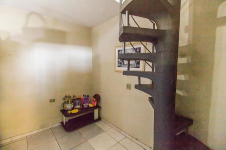 Casa à venda com 310m², 6 quartos e 4 vagas Casa à venda com 310m², 6 quartos e 4 vagasQuarto